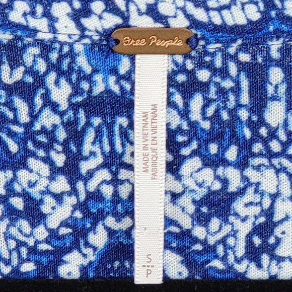 Free People Blue White Aztec Print Split Side Button Down Blouse - S - Picture 8 of 8